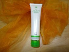 DXN Aloe vera cleanser sets natural skin pH balance